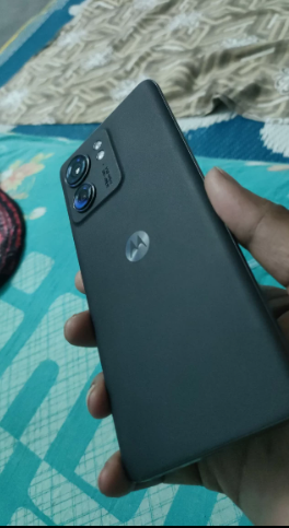 Moto Edge 40: Almost Perfect Under Rs 30,000 Smartphone.